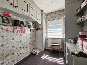 Bedroom- click for photo gallery